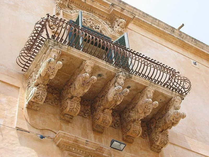 Bed & Breakfast Il Sole Del Mediterraneo Noto Italy