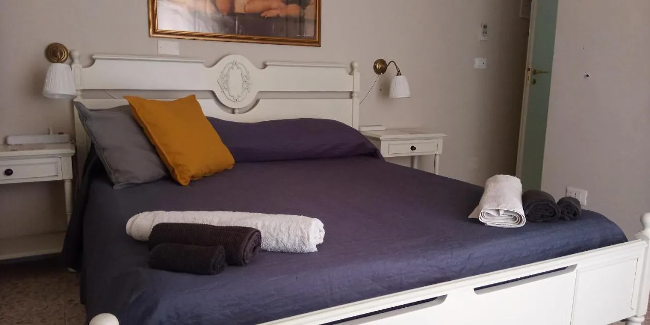 Il Sole Del Mediterraneo Noto Bed & Breakfast