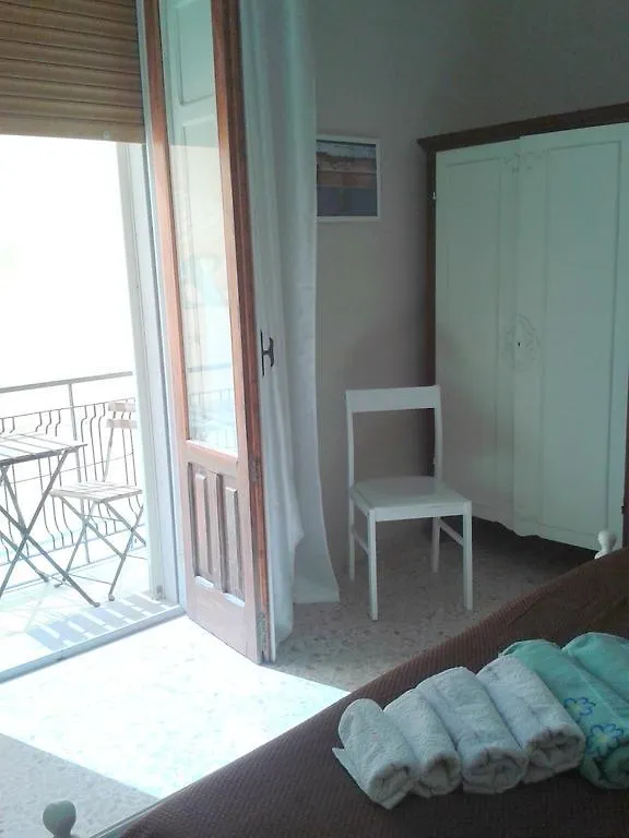 Il Sole Del Mediterraneo Noto Bed & Breakfast